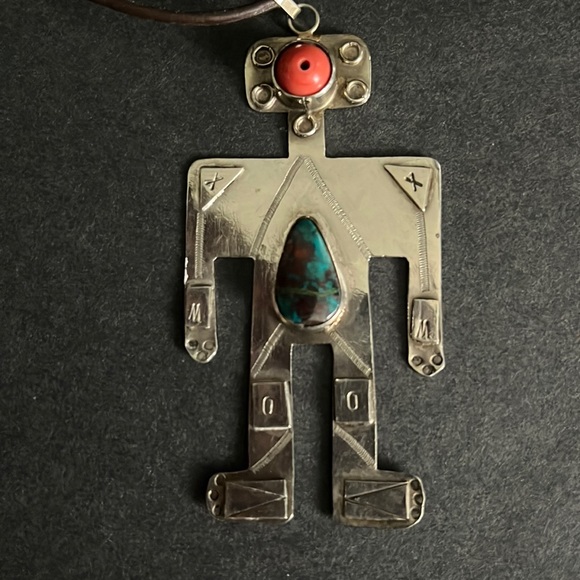 Ecuardorian Pre-Columbian Figure Pendant Necklace